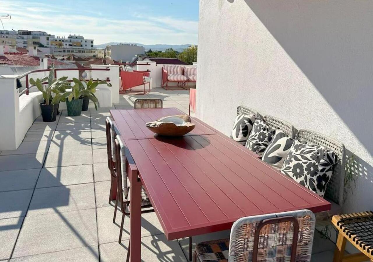 Groovy Caparica Gem With Large Sunny Terrace Leilighet Costa de Caparica Eksteriør bilde